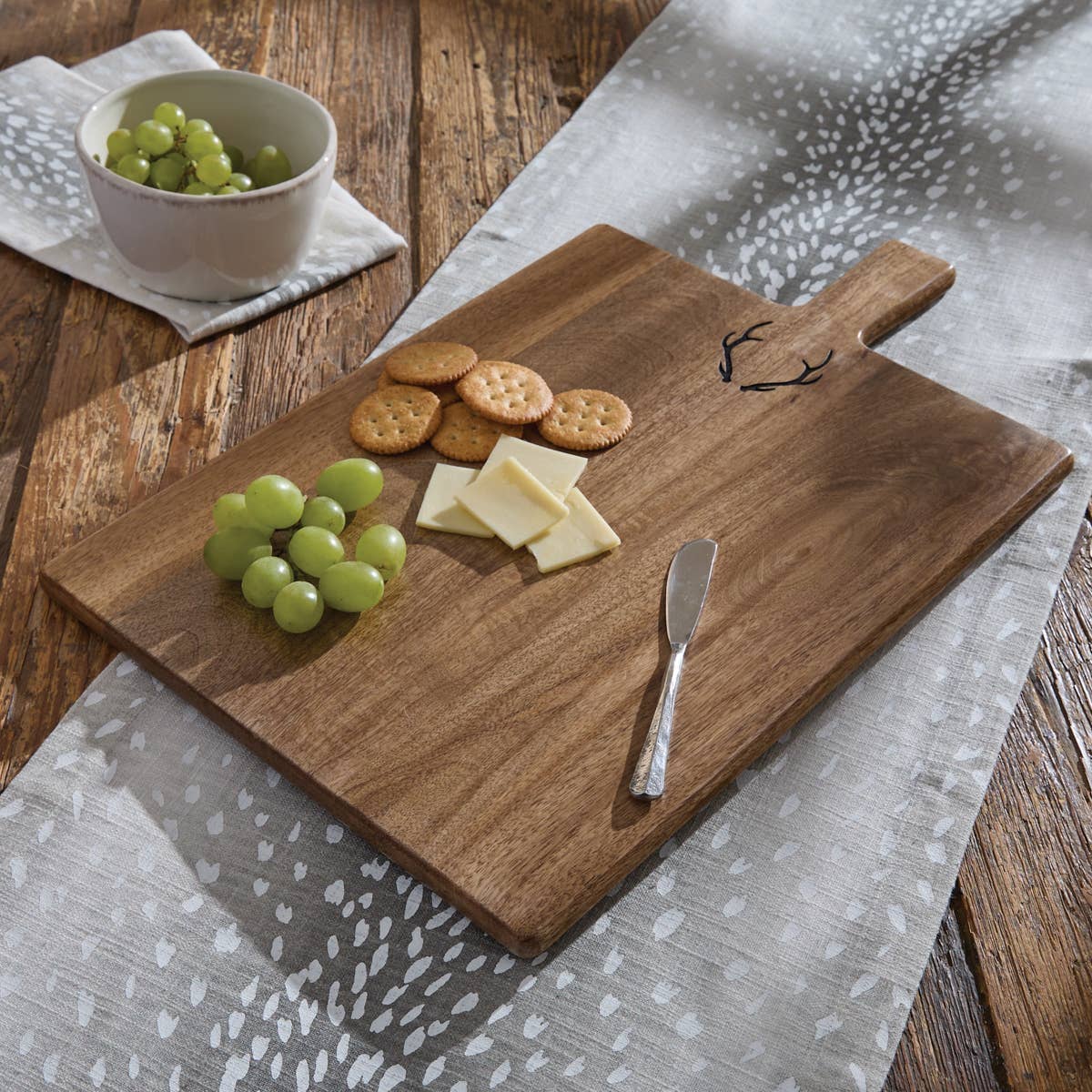 Antler Rectangle Charcuterie Board | Niche&Co.