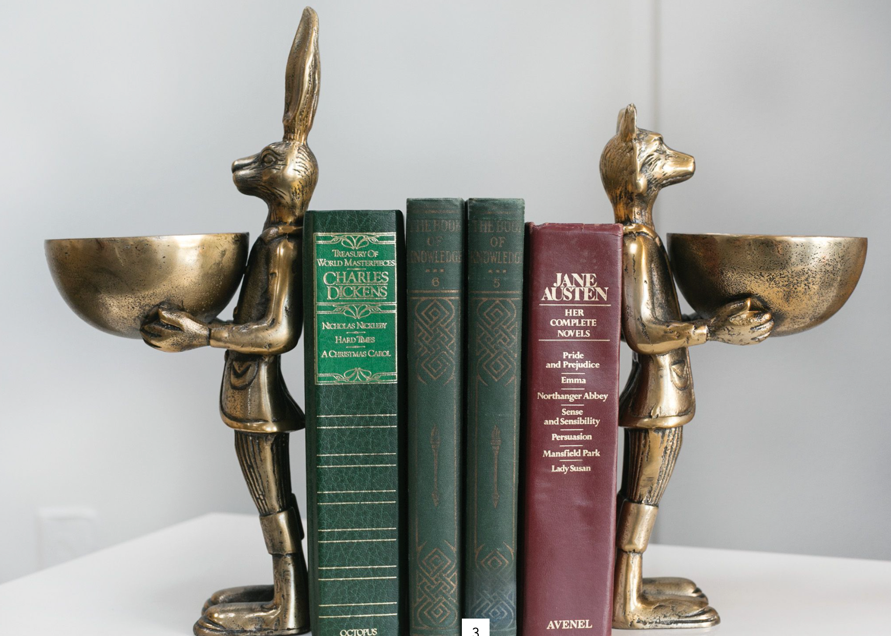 Eloise Fox dish stand | Niche&Co.