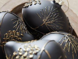 4.25" Black w/Gold Glittered Pine Sprigs Onion Black Ornament